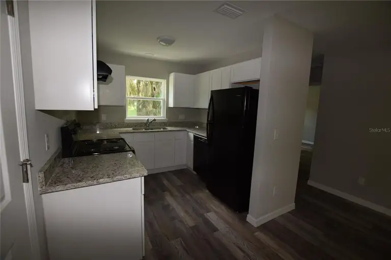 101 W DOANE AVE — photo 2