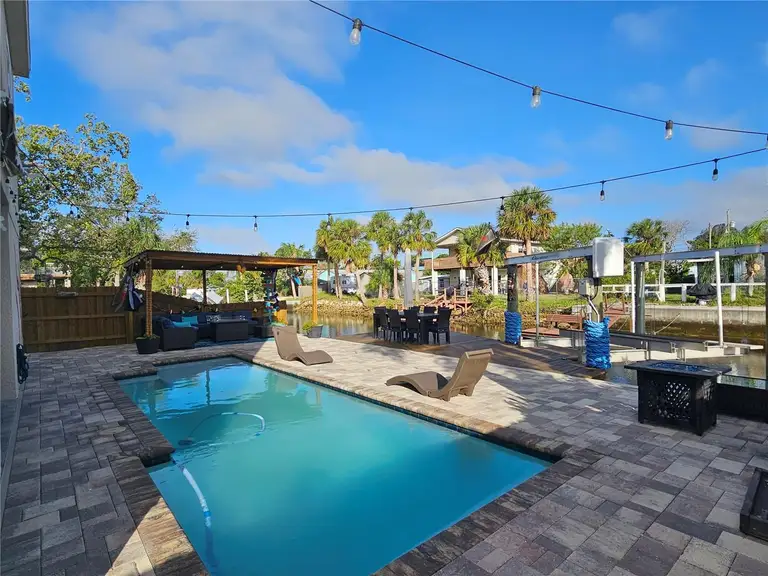 7021 MCCRAY DR — photo 2