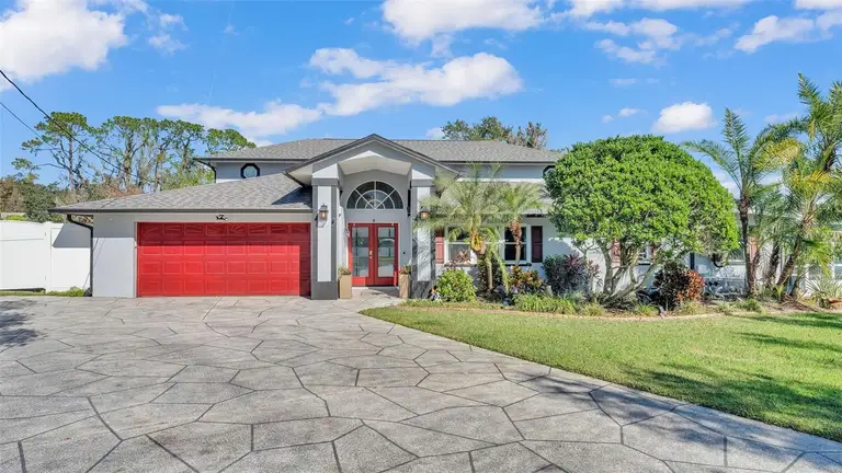809 FAIRLANE DR