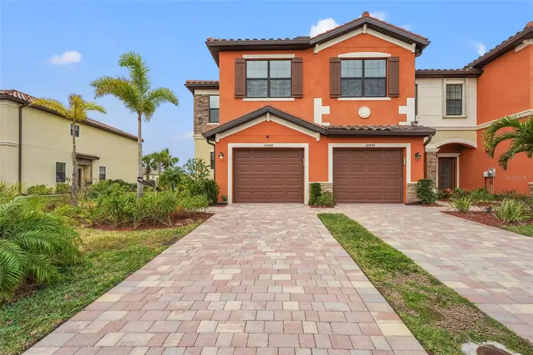 20447 LAGENTE CIR