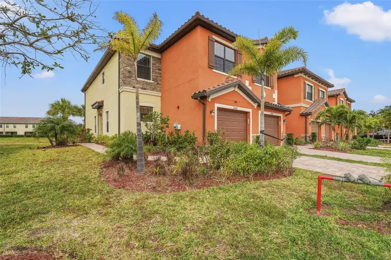 20447 LAGENTE CIR — photo 5