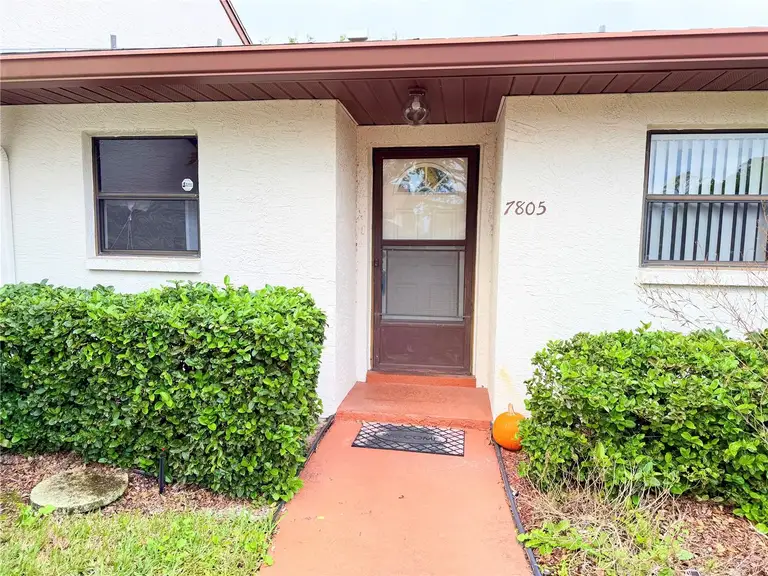 7805 RADCLIFFE CIR #7805 — photo 3