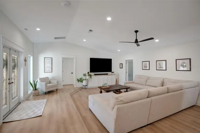 565 SANDY HOOK RD — photo 5