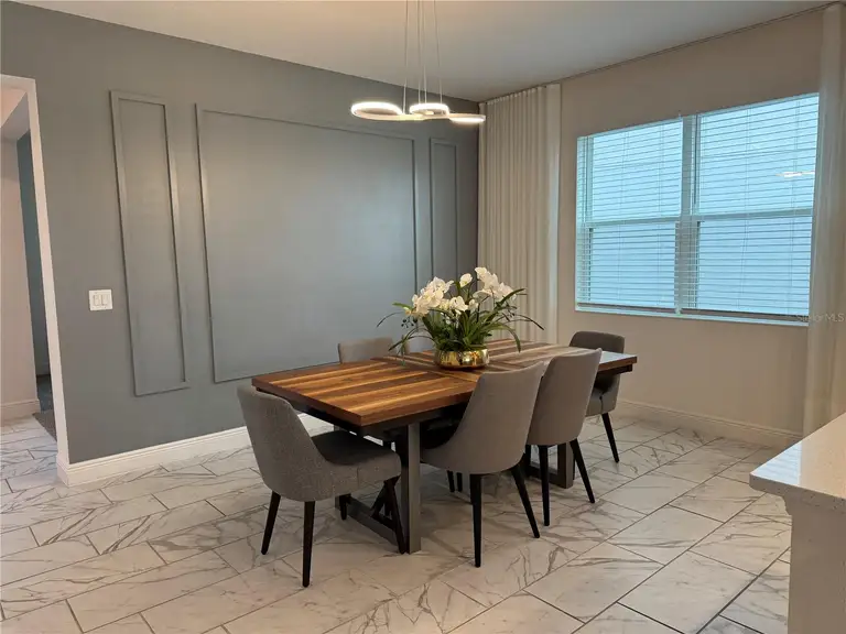 5052 CENTER CT — photo 4