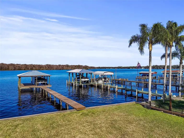158 BEECHERS POINT DR — photo 2