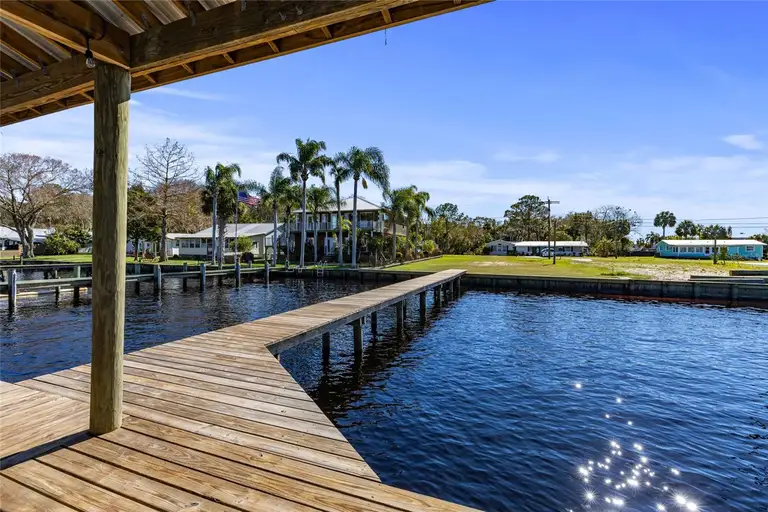 158 BEECHERS POINT DR — photo 4