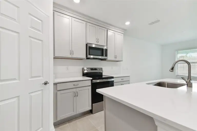 5447 TRIPOLI DR — photo 2