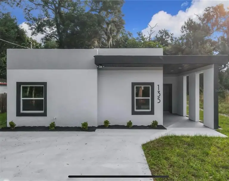 135 S CHANDLER AVE — photo 2