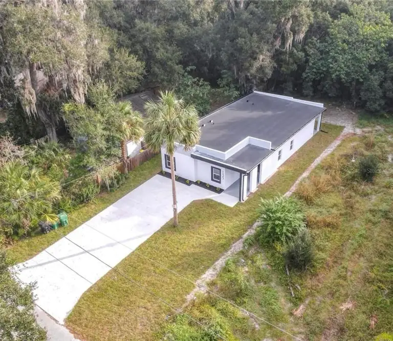 135 S CHANDLER AVE — photo 3