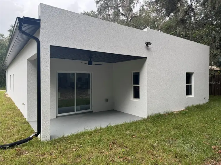 135 S CHANDLER AVE — photo 4
