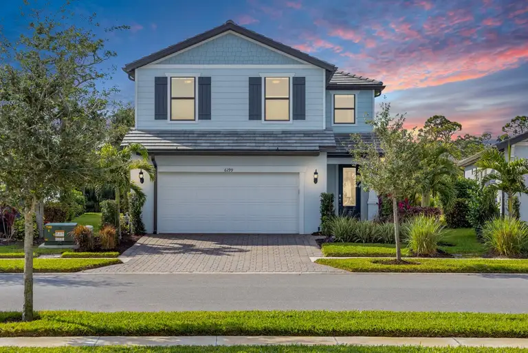 6299 CRESTED EAGLE LN