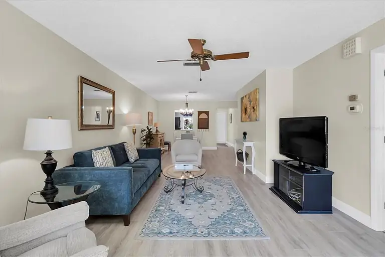 1035 DUNROBIN DR #C — photo 5
