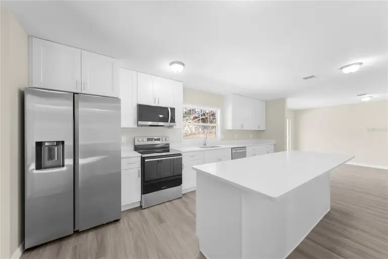 16247 LAKE JOHNS CIR — photo 5