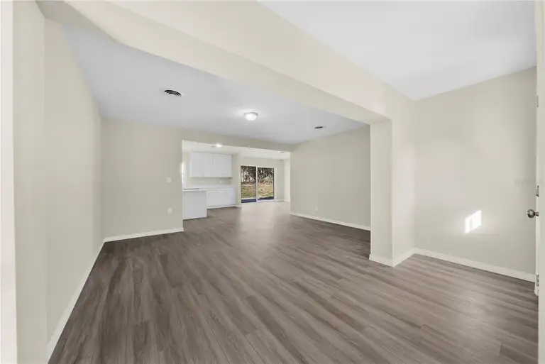 16247 LAKE JOHNS CIR — photo 4
