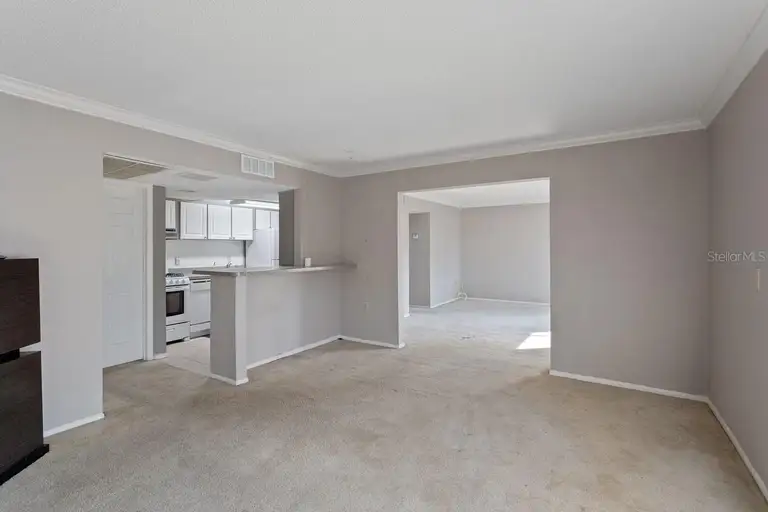 145 OYSTER BAY CIR #200 — photo 3