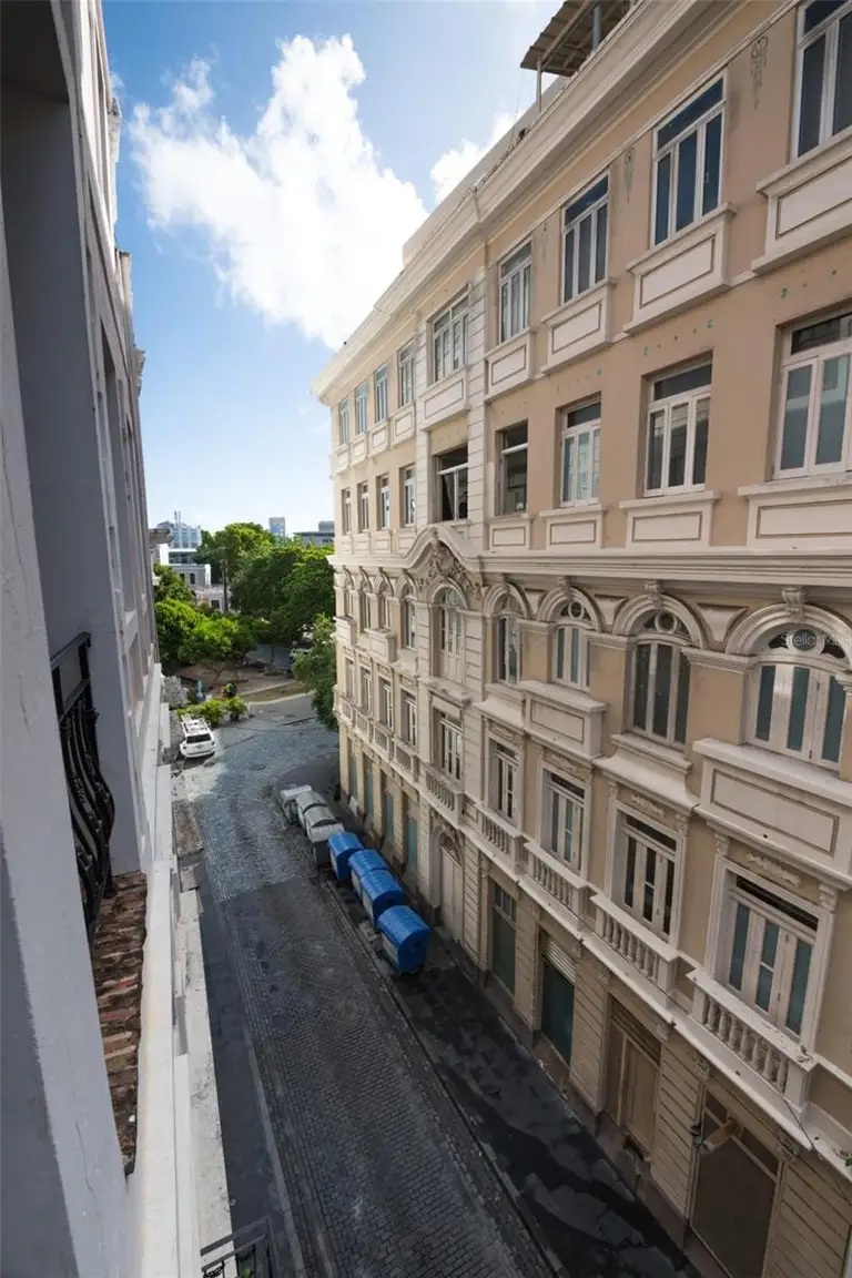 351 CALLE TETUAN — photo 2