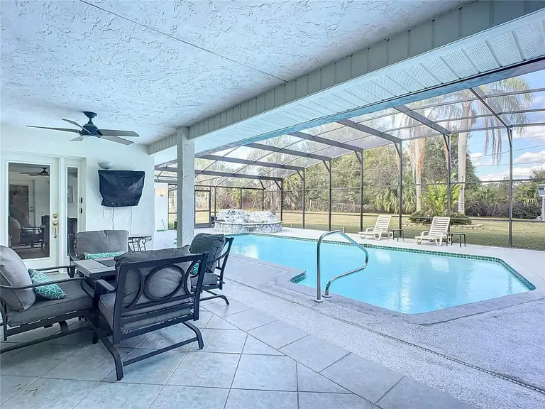 2040 N NEMO DR — photo 4