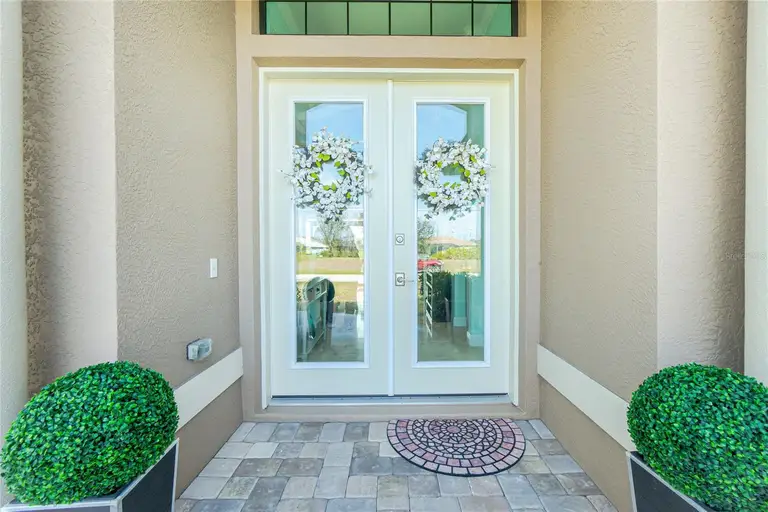 4 WHITE MARSH LN — photo 3