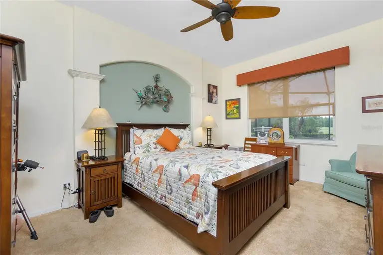 8242 LAKESIDE DR — photo 2