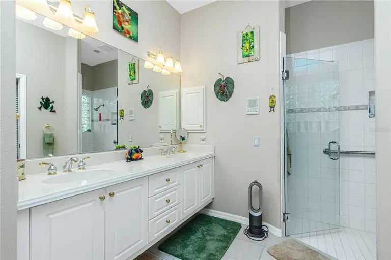 8242 LAKESIDE DR — photo 3