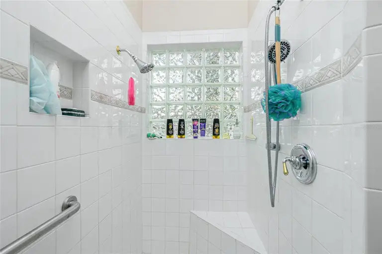 8242 LAKESIDE DR — photo 4
