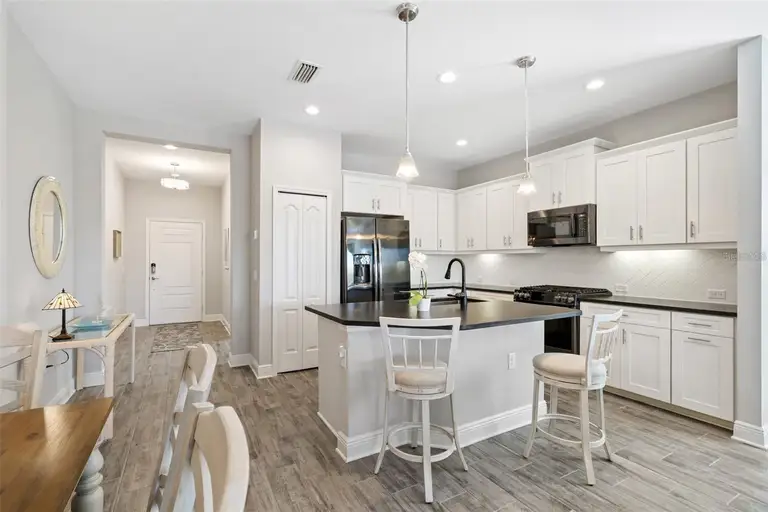 21645 AVON PARK CT — photo 4