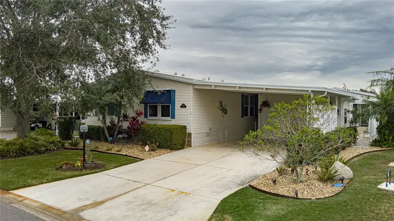 8414 IMPERIAL CIR — photo 3