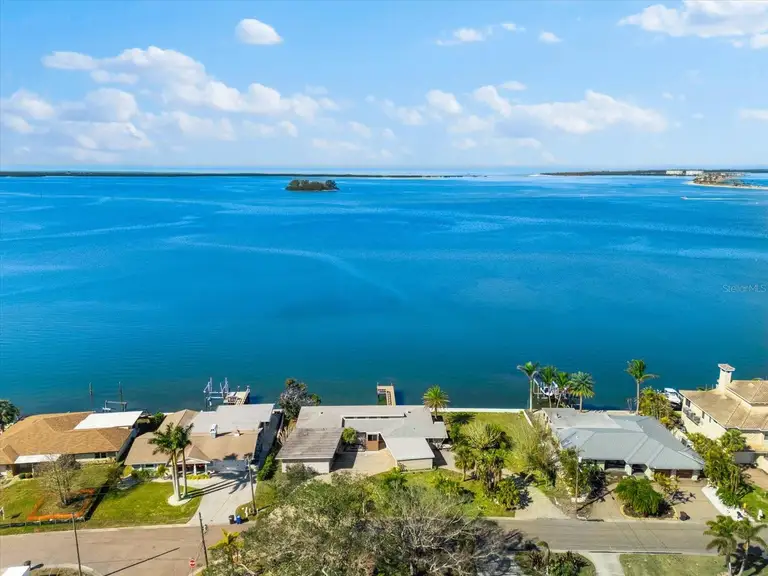 2210 HARBOR VIEW DR — photo 5