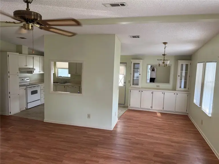 1311 E SCHWARTZ BLVD E — photo 3