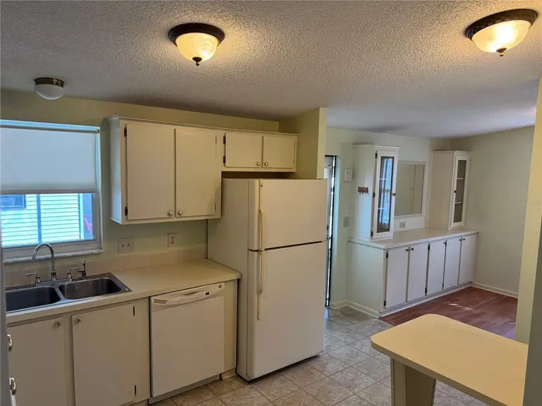 1311 E SCHWARTZ BLVD E — photo 5