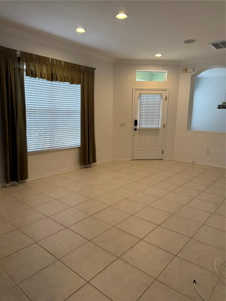 7611 HELEN WHITE LN — photo 5