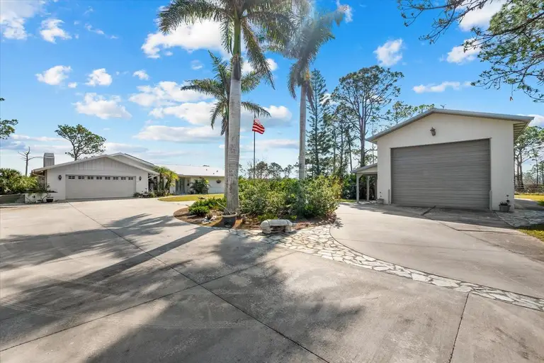 38 RIVERFRONT DR — photo 2