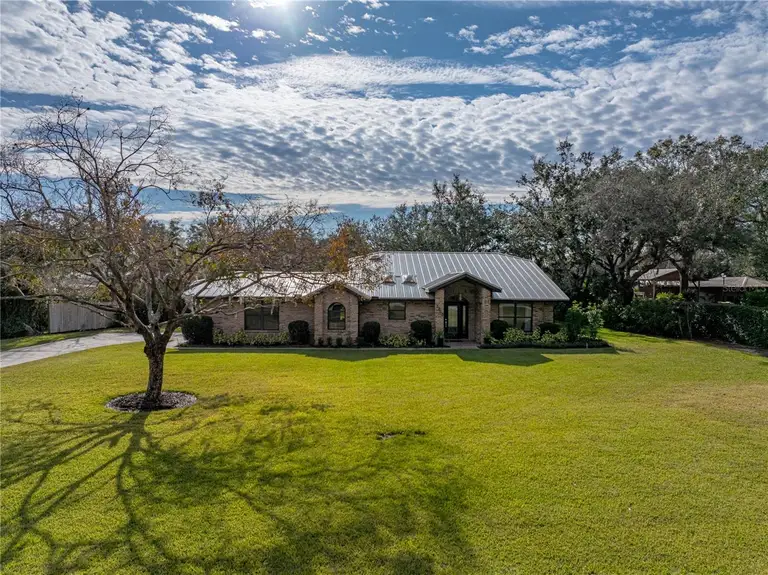 3703 WHITE OAK CT — photo 3