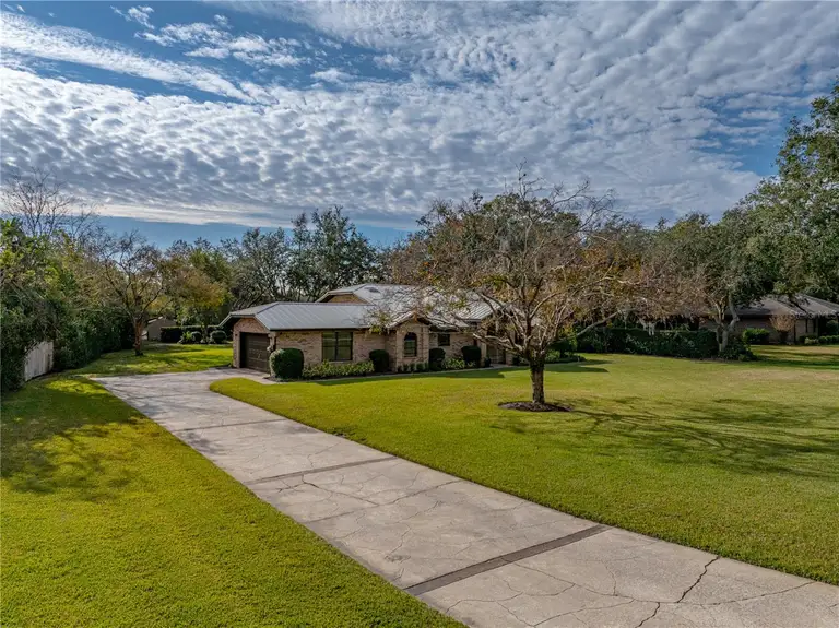3703 WHITE OAK CT — photo 4