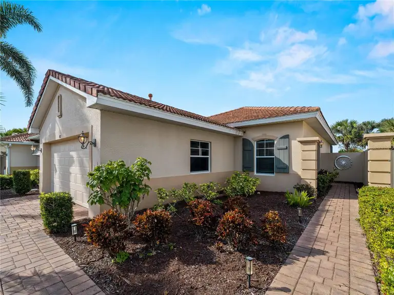482 MONTELLUNA DR — photo 3