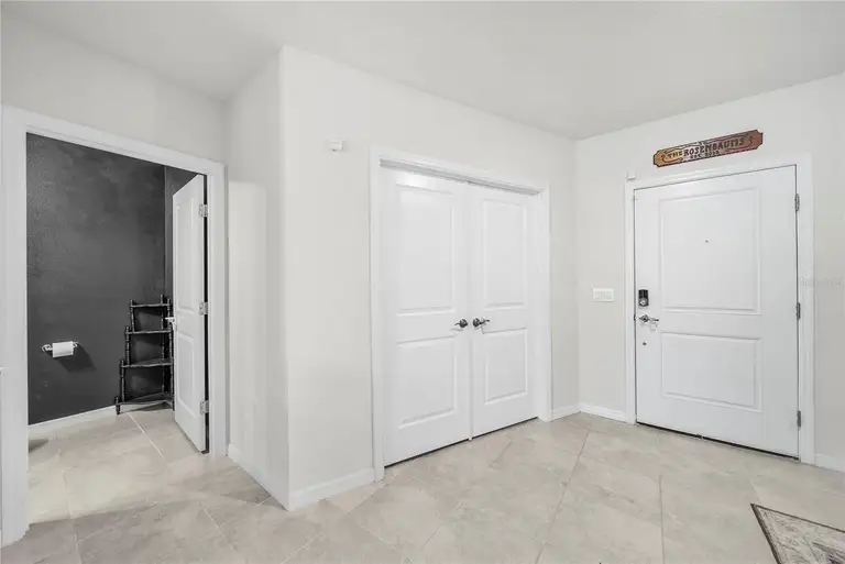 1042 MICHELANGELO LN — photo 5