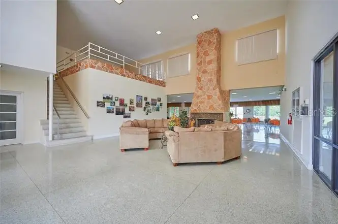 117 IXORA DR — photo 4
