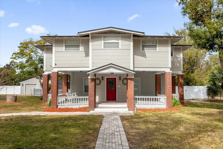 2711 W HIGHLAND AVE