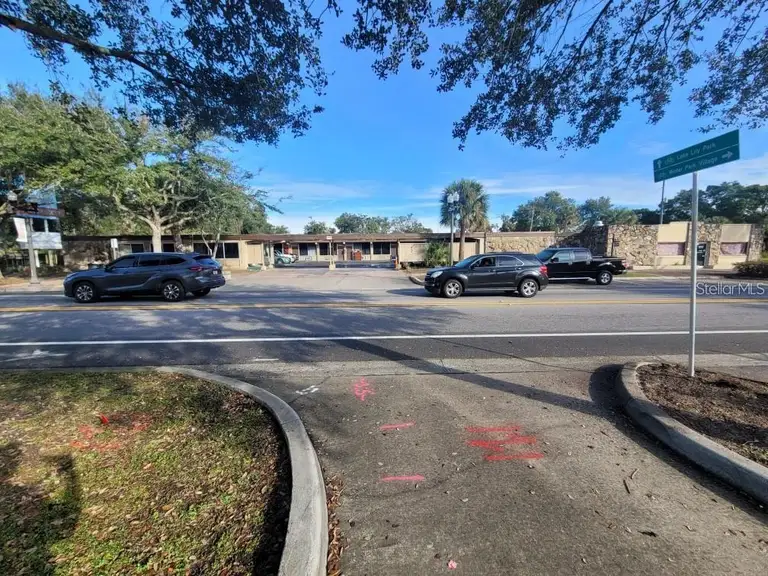 421 E KENNEDY BLVD