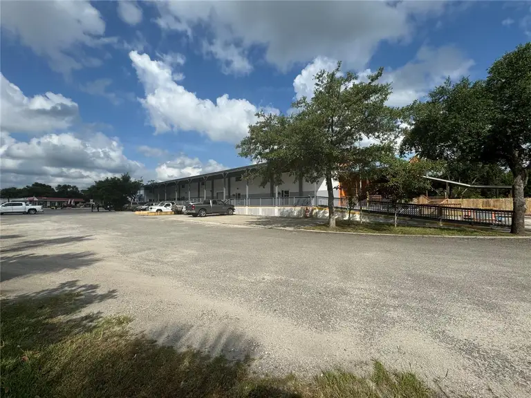 800 N STATE ST — photo 4