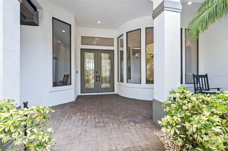 15 S WATERVIEW DR — photo 2