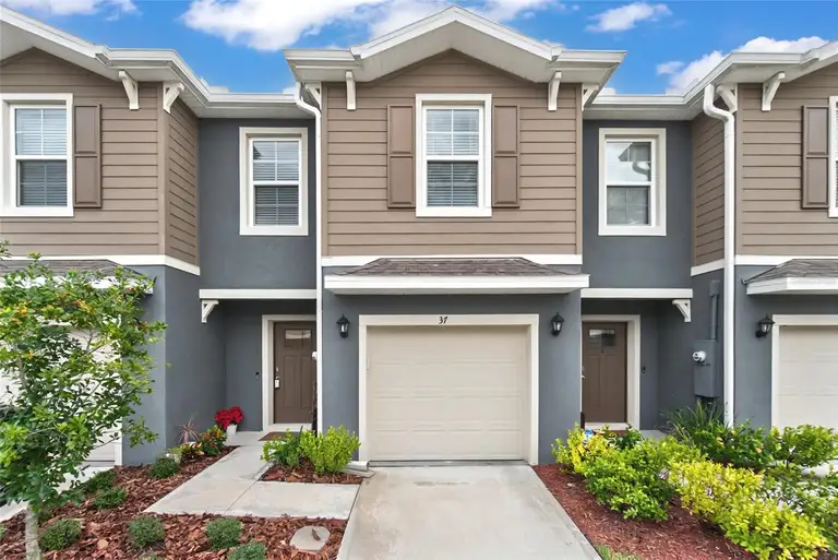 37 BELLA LAGO CIR