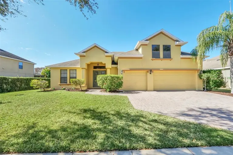 1580 PRAIRIE OAKS DR — photo 2