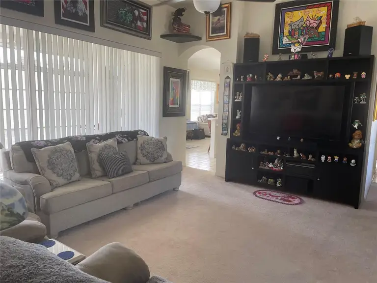 210 W REXFORD DR — photo 5