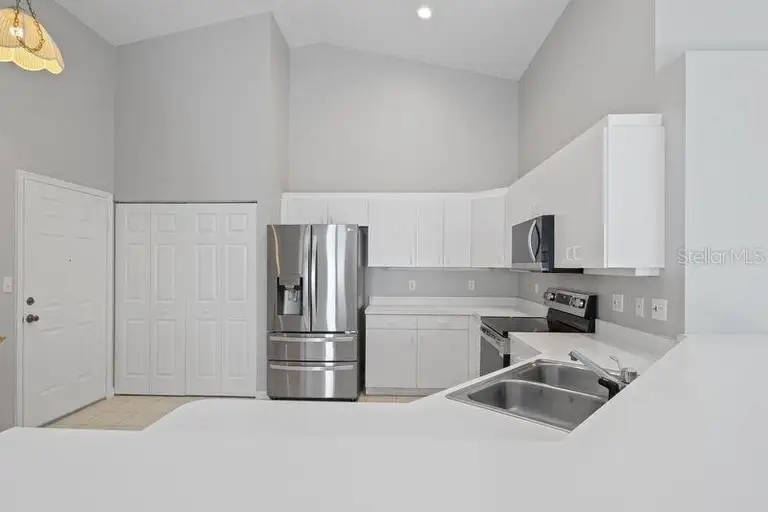 2608 EDGEWATER CT — photo 4