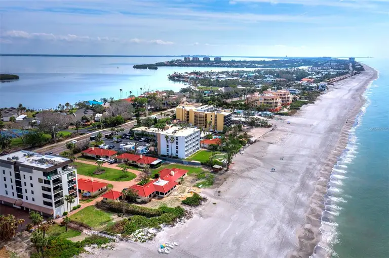 4239 GULF OF MEXICO DR #MH4 — photo 3