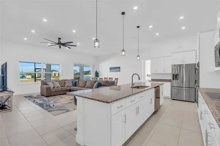 2833 GLEASON PKWY — photo 3
