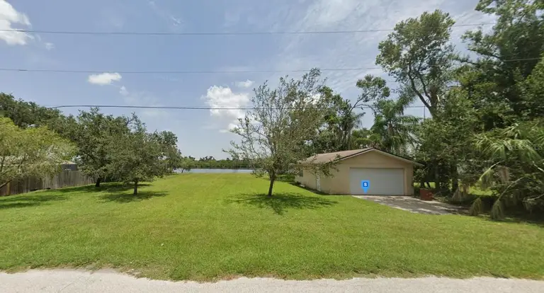 10082 SW RIVERVIEW CIR — photo 2