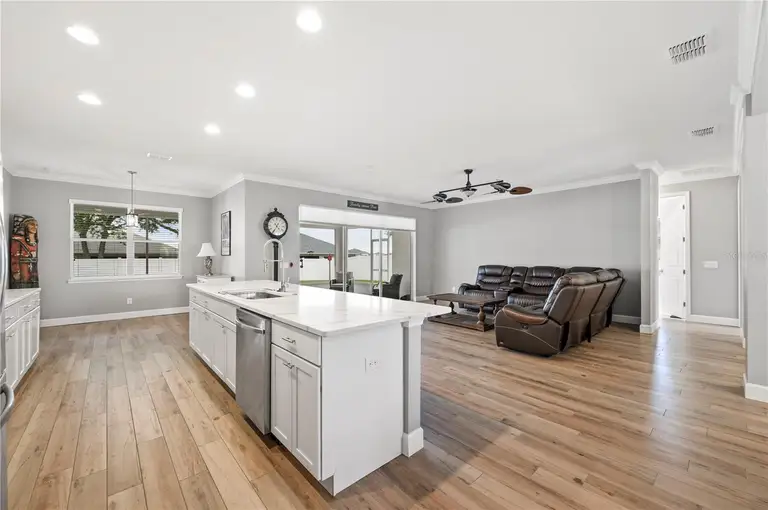 1427 MAGNOLIA LN — photo 4