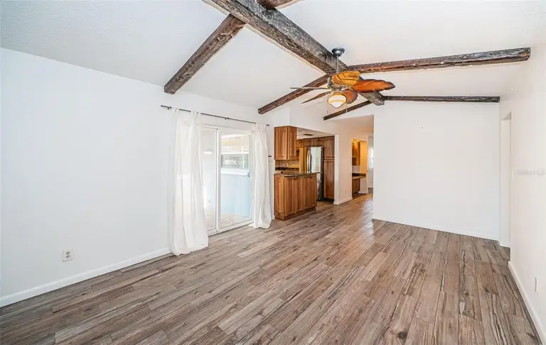 435 LAUGHING GULL LN — photo 3